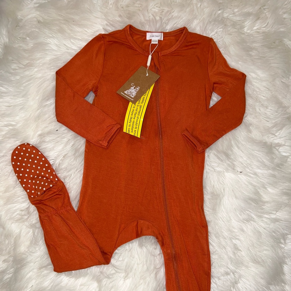 ⛔️SOLD⛔️ Angel dear NWT 18/24 sleeper footie - Picture 4 of 9
